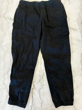 Eddie Bauer Black Cropped Cargo Joggers